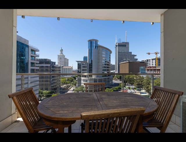 2 BEDROOM APARTMENT FOR SALE IN CAPE TOWN CITY CENTRE